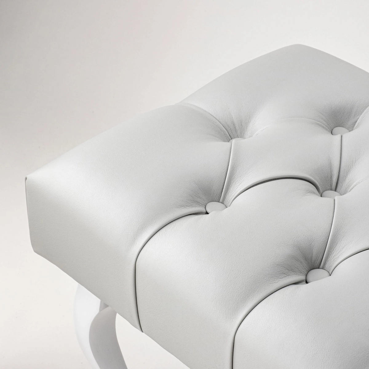 Banc Chesterfield en cuir matelassé gris pour salon ou couloir