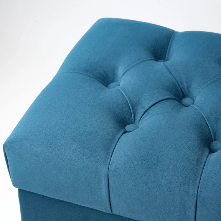 Coffre bleu avec rangement spacieux et pieds en métal