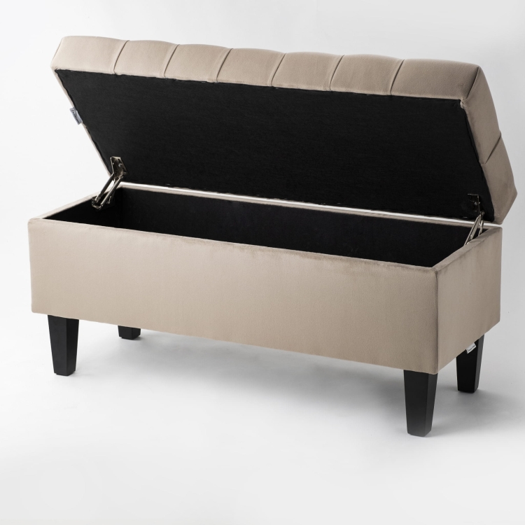 Grand coffre matelassé ouvrant couleur latte