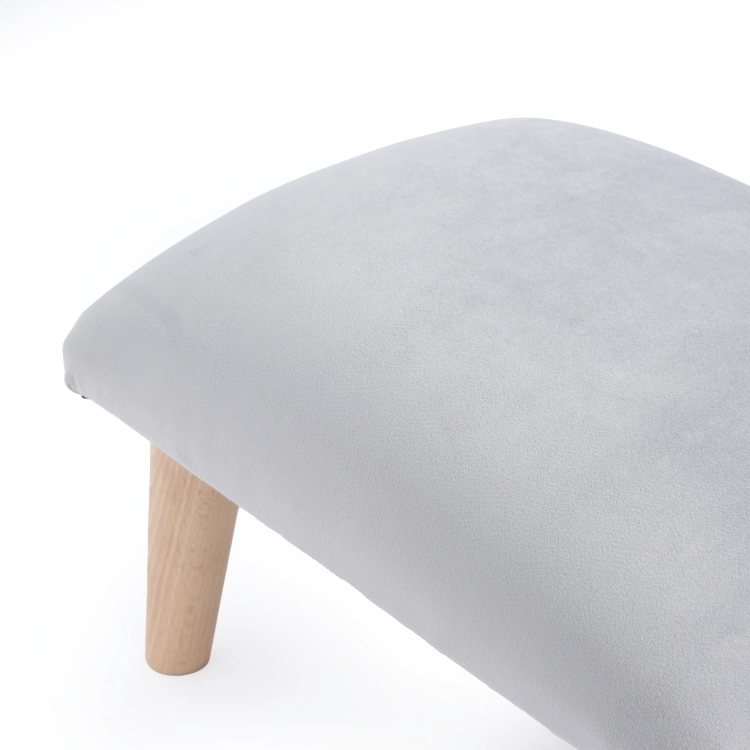 Repose-pieds gris pour coiffeuse, un ajout confortable et esthétique