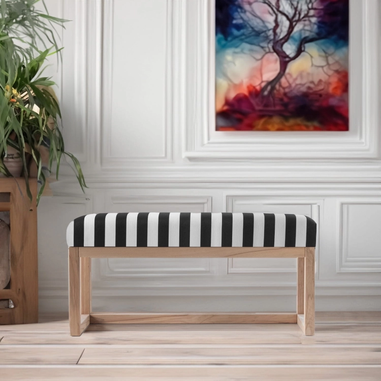 Banc élégant avec revêtement rayé et bois clair