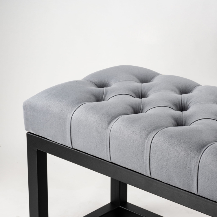 Banc industriel matelassé sur structure métallique