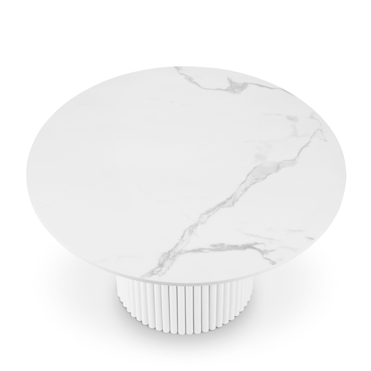 Table ronde blanche avec plateau en pierre et base rainurée