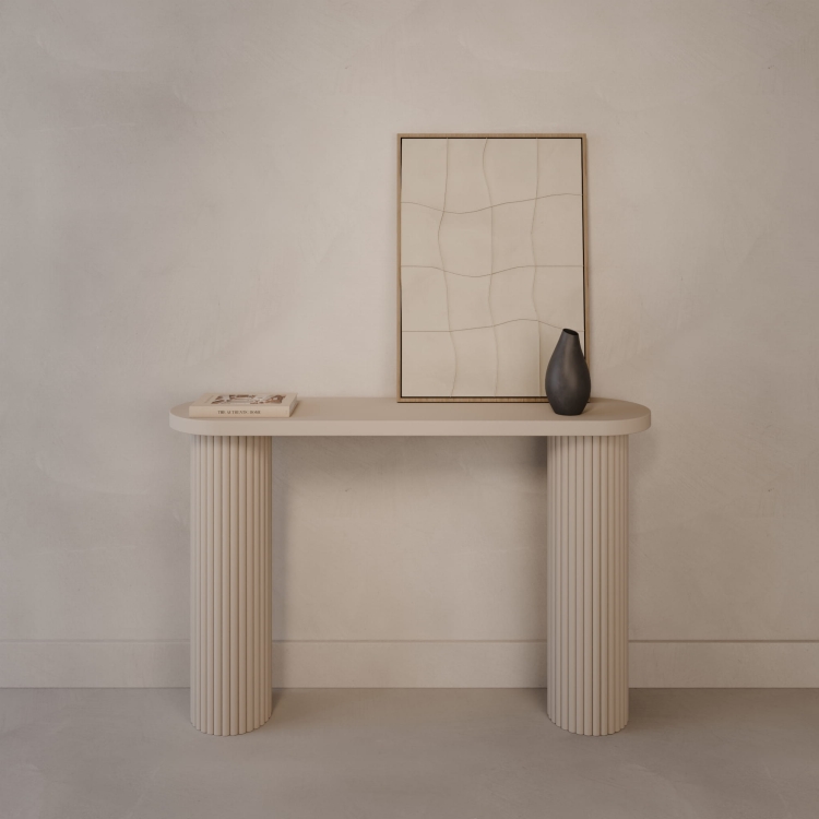 Console d'entrée avec pieds en bois cannelés et plateau en bois d'ameublement