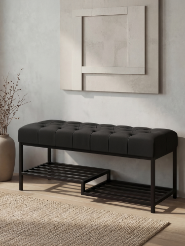 czarna ławka industrialna do przedpokoju na metalowych nogach