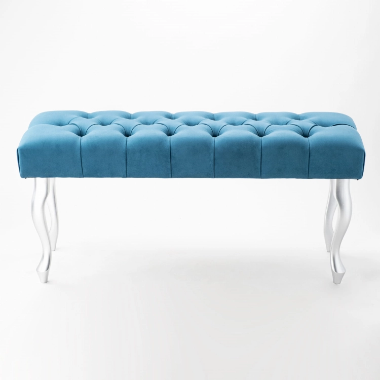 Banc matelassé turquoise sur pieds argentés