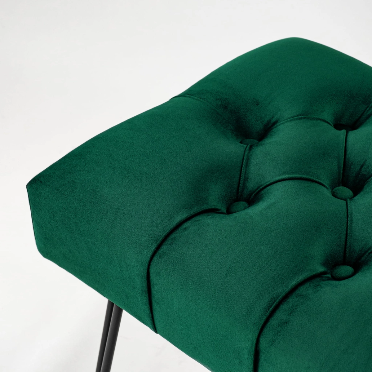 Banc de style industriel matelassé vert avec pieds en métal