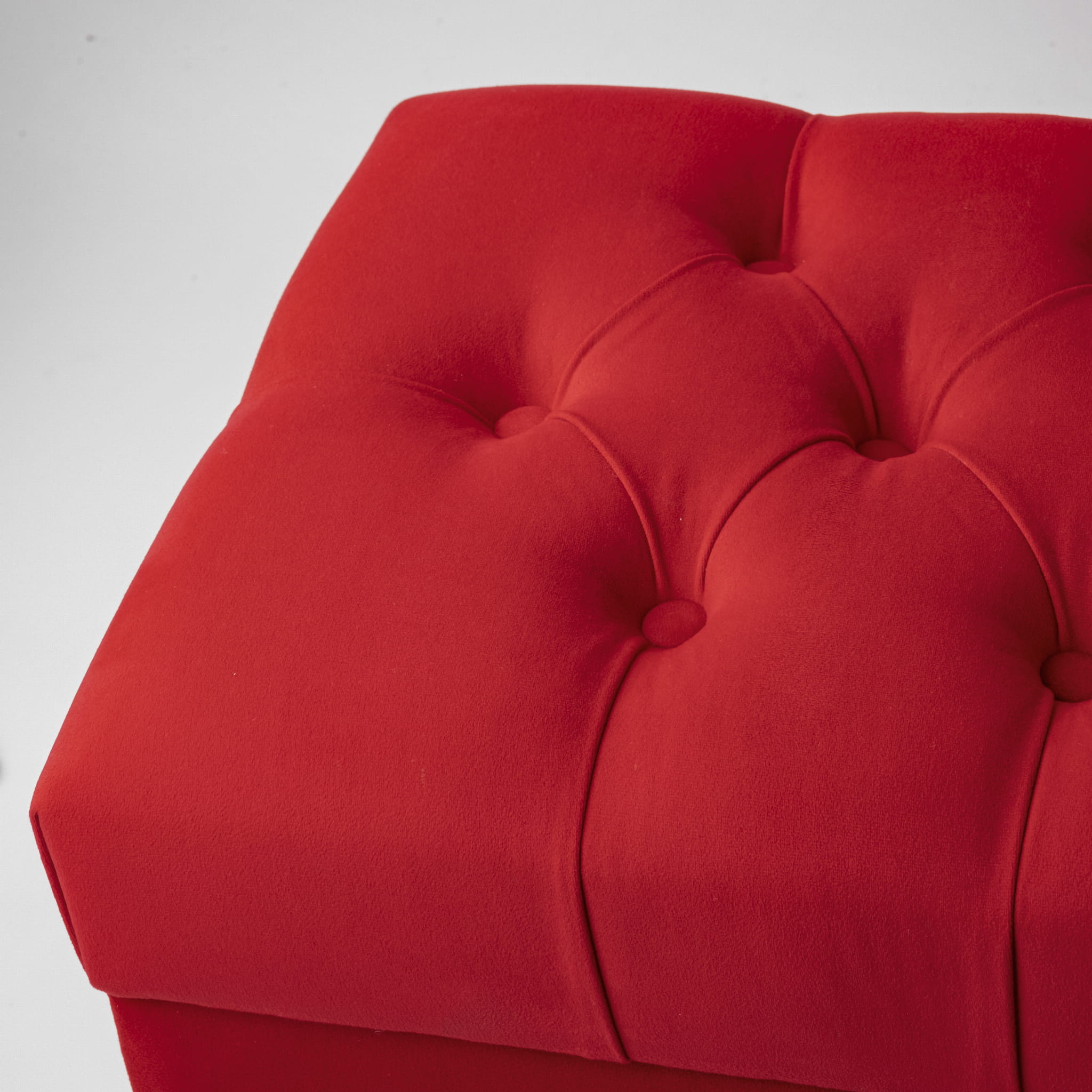Coffre élégant matelassé rouge à ouverture